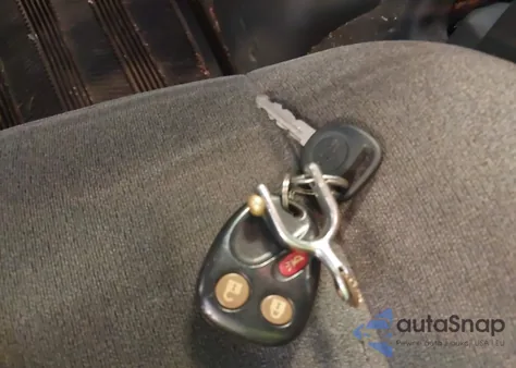 2003 Chevrolet Silverado 1500 Ls z USA, uszkodzony, nr VIN 2GCEK19T931172846